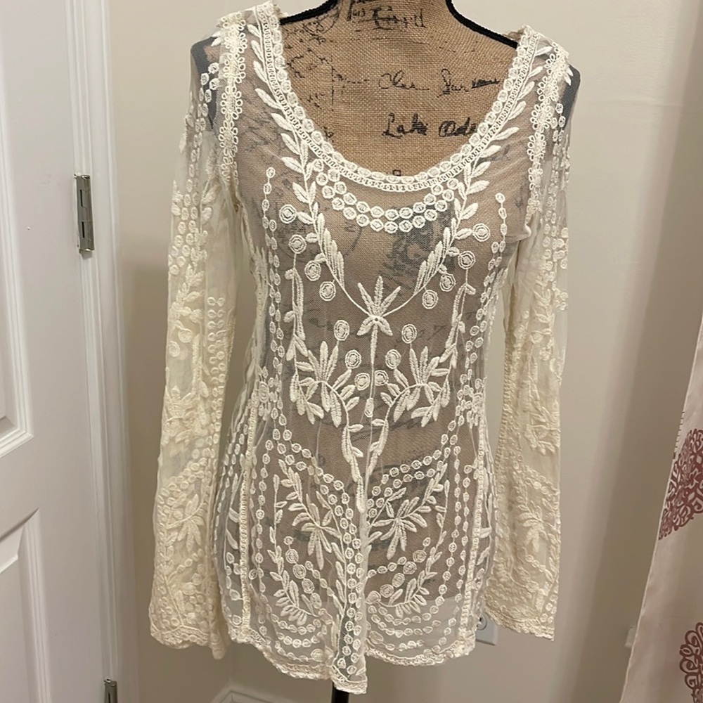 Lace long sleeved top, size S/M